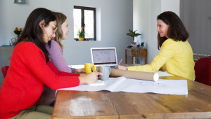 In-House vs. Outsourced Payroll Services